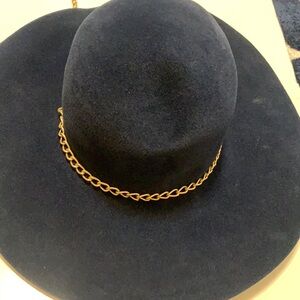 ADOLFO II NEW YORK PARIS WOOL BLUE HAT PREOWNED WHITE BRIM GOLD CHAIN LINK